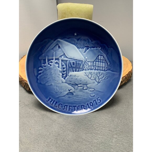 Bing & Grondahl 1975 Christmas Plate Juleaften Royal Copenhagen Porcelain - Picture 4 of 5